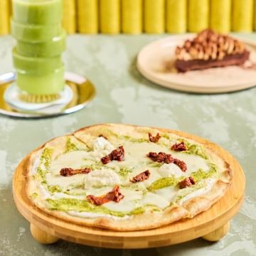 Pestolu Peynirli Pizzetta